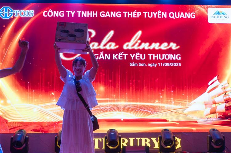 Gala dinner <br> Công ty TNHH Gang thép Tuyên Quang đoàn 2 <br>Số lượng: 100 người copy 009455